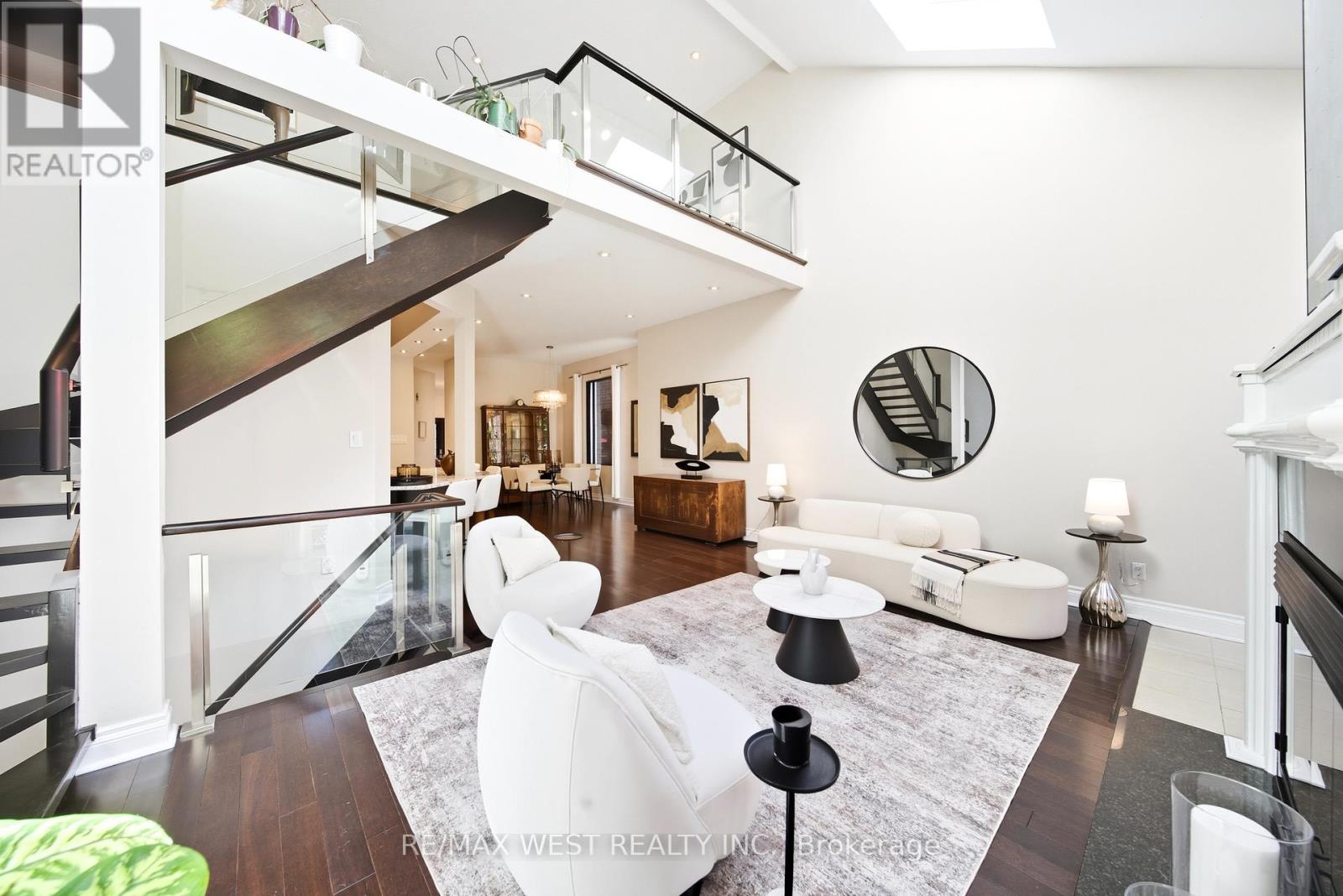 192 Pacific Avenue, Toronto (High Park North), Ontario  M6P 2P5 - Photo 12 - W12452583
