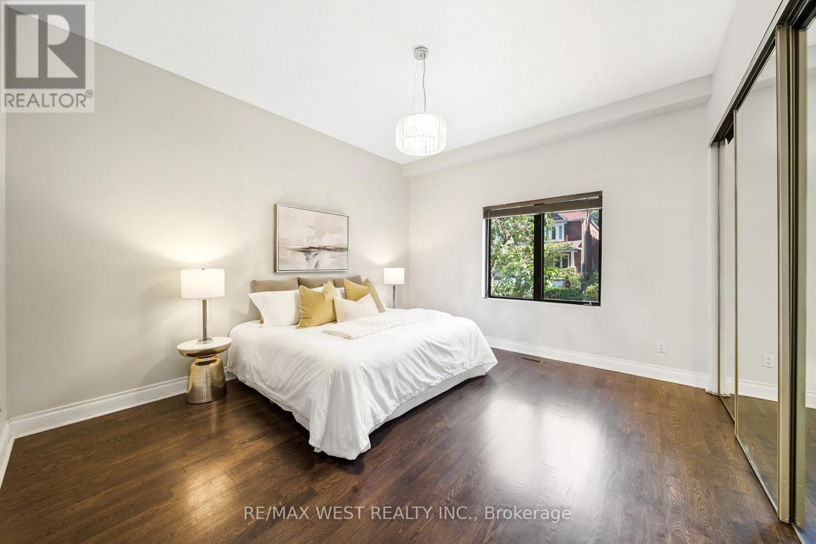 192 Pacific Avenue, Toronto (High Park North), Ontario  M6P 2P5 - Photo 14 - W12452583