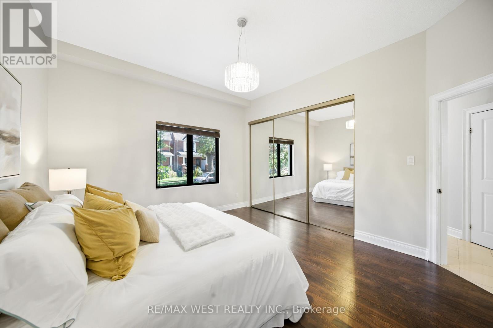 192 Pacific Avenue, Toronto (High Park North), Ontario  M6P 2P5 - Photo 16 - W12452583