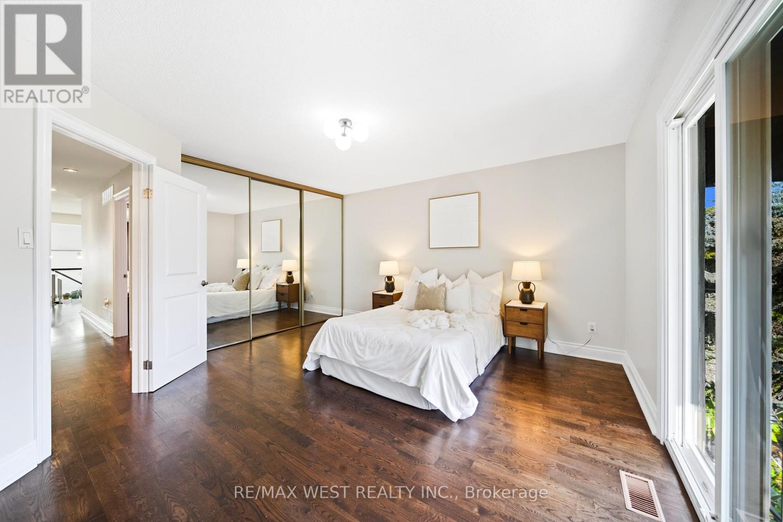 192 Pacific Avenue, Toronto (High Park North), Ontario  M6P 2P5 - Photo 22 - W12452583