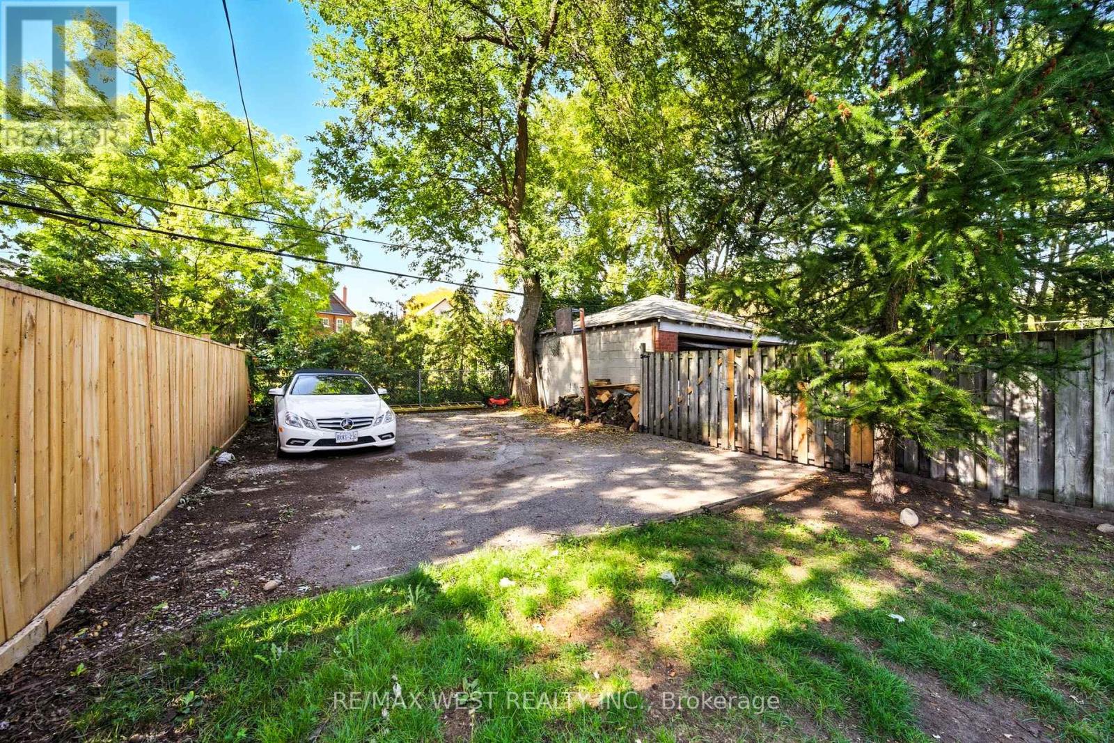 192 Pacific Avenue, Toronto (High Park North), Ontario  M6P 2P5 - Photo 37 - W12452583