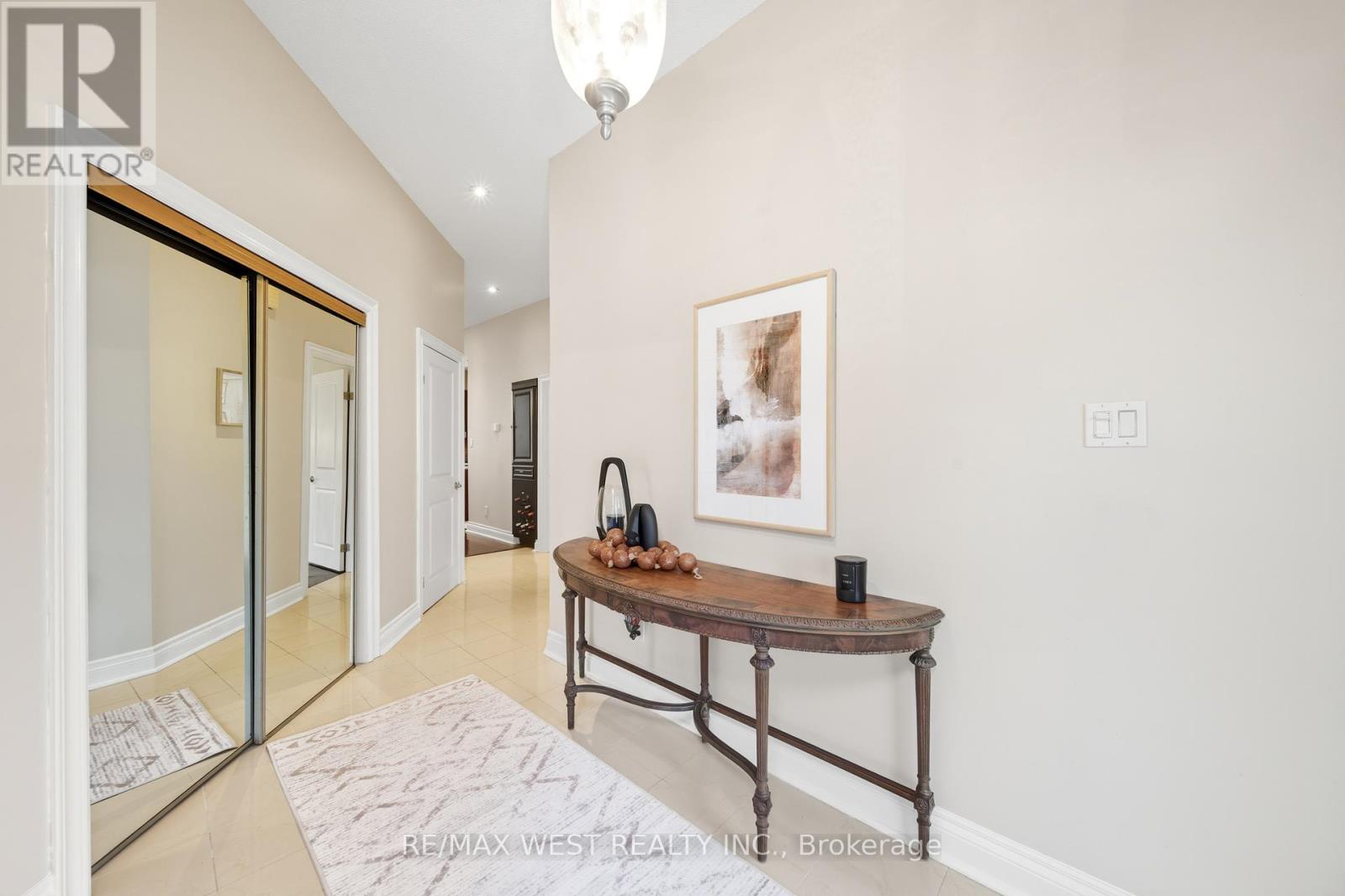 192 Pacific Avenue, Toronto (High Park North), Ontario  M6P 2P5 - Photo 4 - W12452583