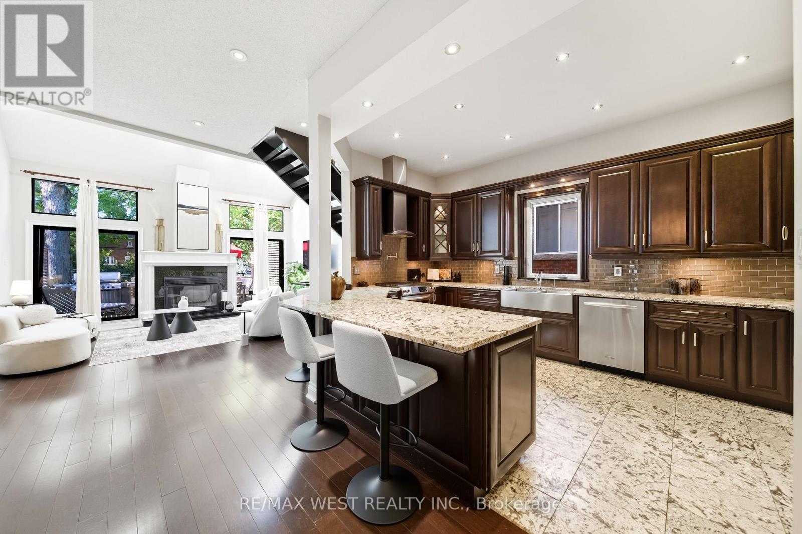 192 Pacific Avenue, Toronto (High Park North), Ontario  M6P 2P5 - Photo 6 - W12452583