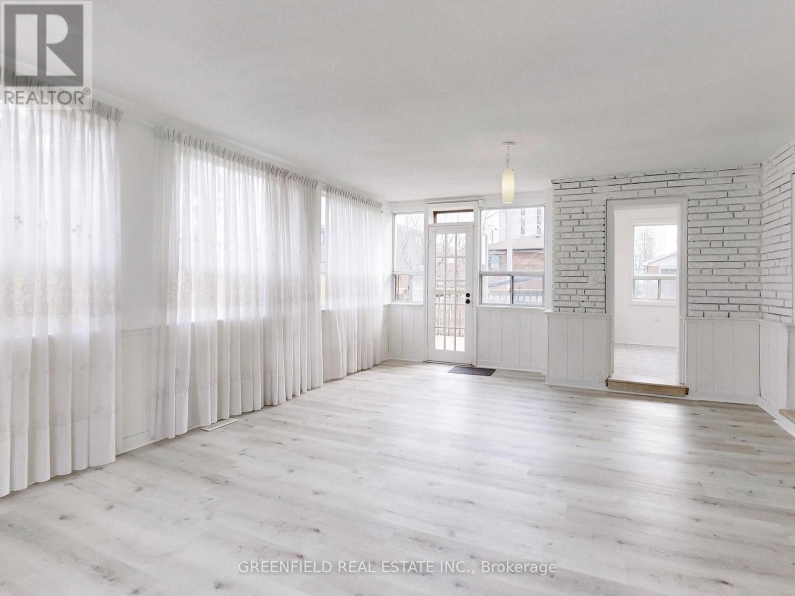 3131 Weston Road, Toronto, Ontario  M9M 2T4 - Photo 10 - W12452596