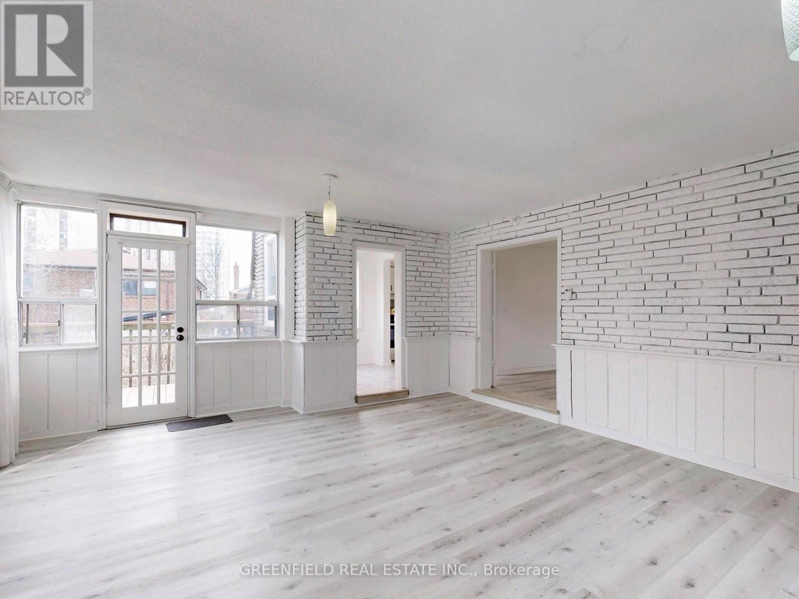 3131 Weston Road, Toronto, Ontario  M9M 2T4 - Photo 11 - W12452596