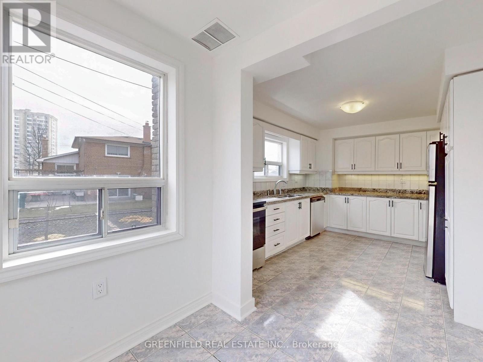 3131 Weston Road, Toronto, Ontario  M9M 2T4 - Photo 17 - W12452596