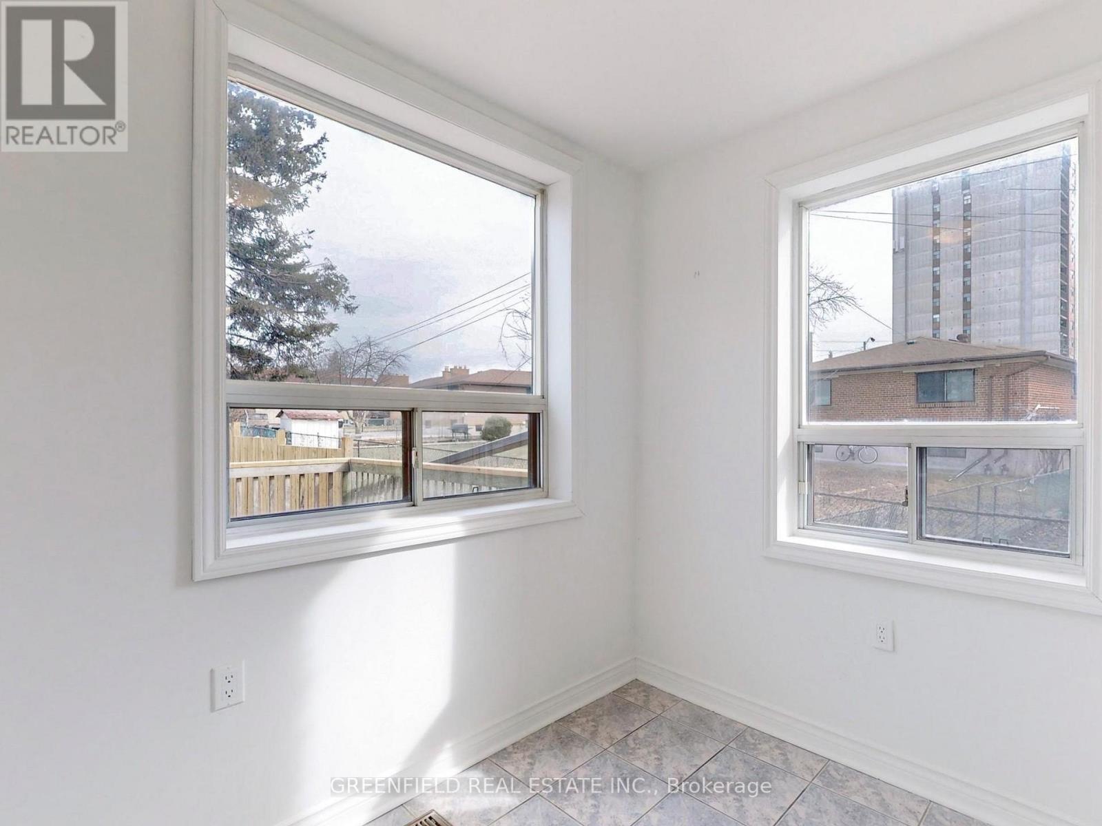 3131 Weston Road, Toronto, Ontario  M9M 2T4 - Photo 18 - W12452596