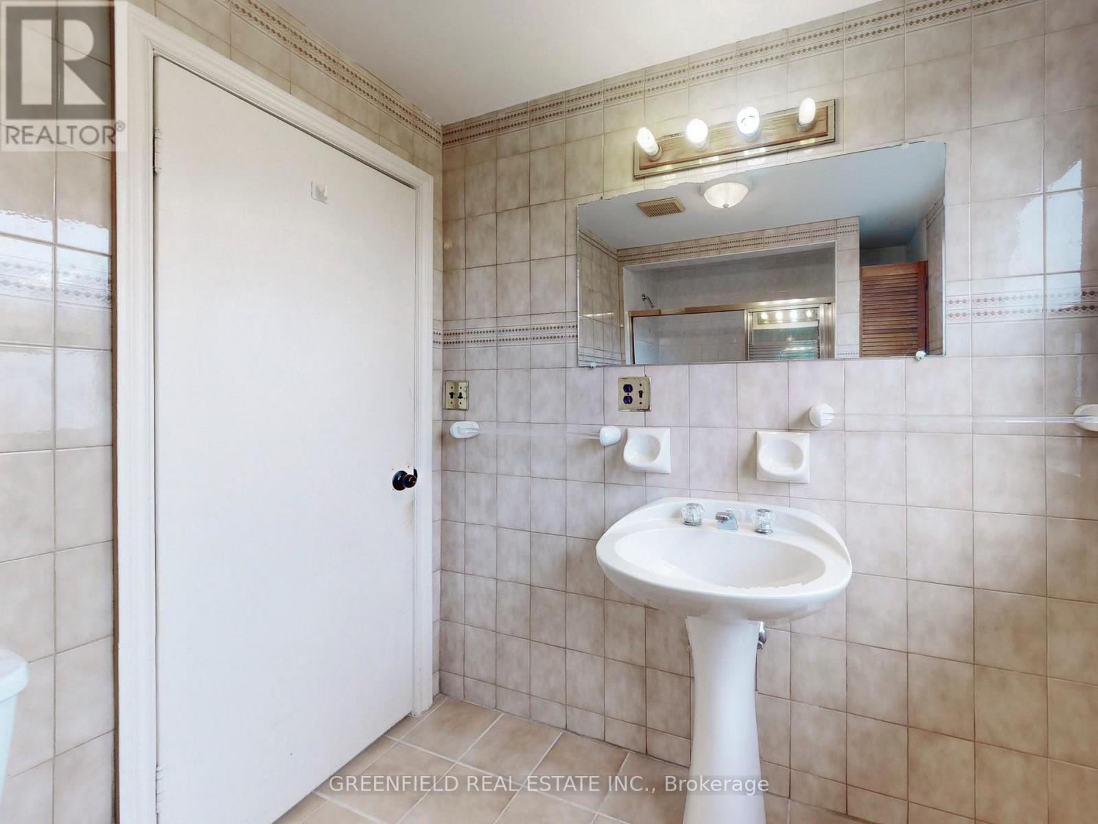 3131 Weston Road, Toronto, Ontario  M9M 2T4 - Photo 39 - W12452596