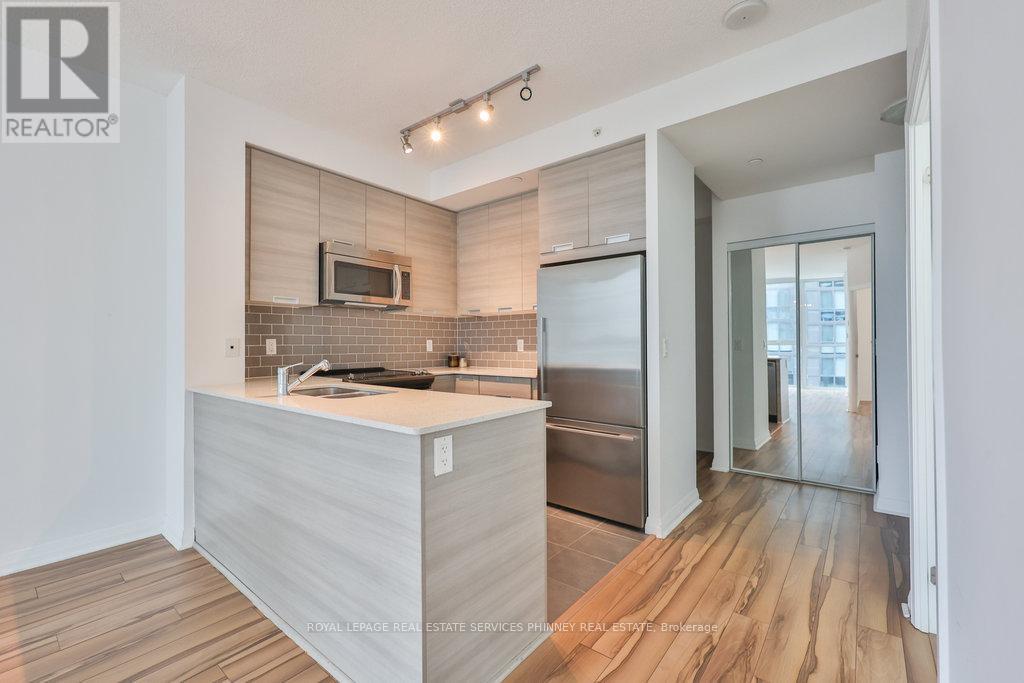 1610 - 55 Eglinton Avenue W, Mississauga, Ontario  L5R 0E4 - Photo 10 - W12452604