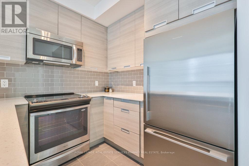 1610 - 55 Eglinton Avenue W, Mississauga, Ontario  L5R 0E4 - Photo 11 - W12452604