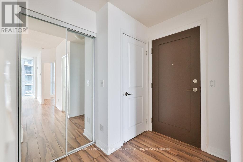 1610 - 55 Eglinton Avenue W, Mississauga, Ontario  L5R 0E4 - Photo 4 - W12452604