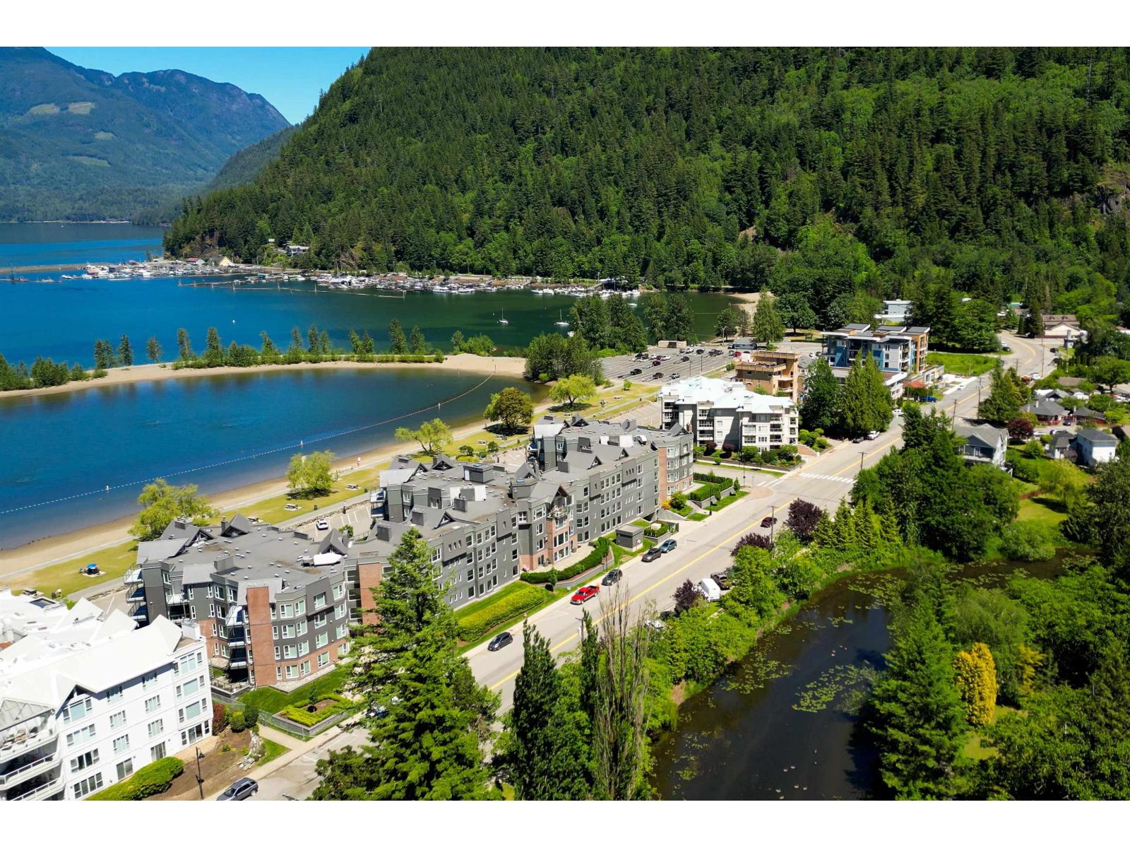 317 378 ESPLANADE AVENUE|Harrison Hot Springs, Harrison Hot Springs, British Columbia