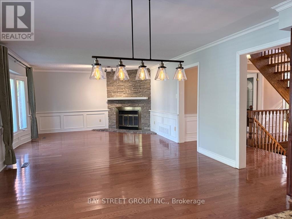 3550 Marmac Crescent E, Mississauga, Ontario  L5L 5A4 - Photo 11 - W12452608