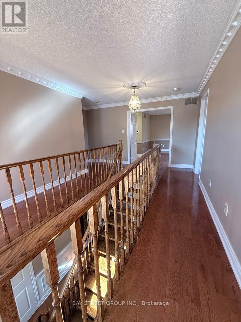 3550 Marmac Crescent E, Mississauga, Ontario  L5L 5A4 - Photo 13 - W12452608