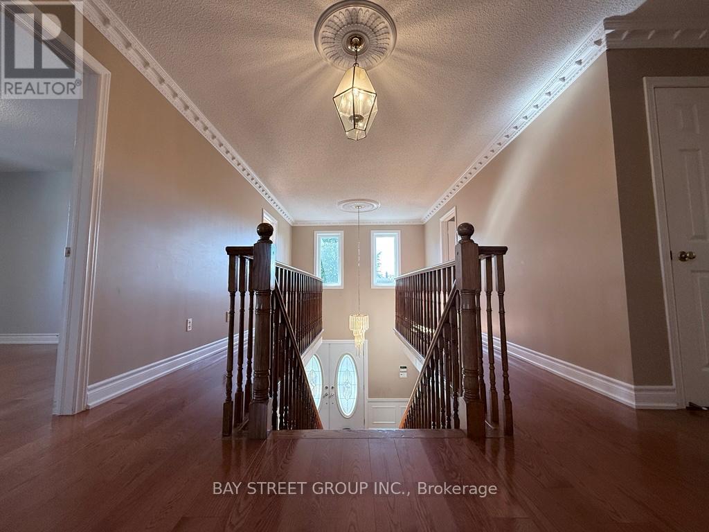 3550 Marmac Crescent E, Mississauga, Ontario  L5L 5A4 - Photo 14 - W12452608