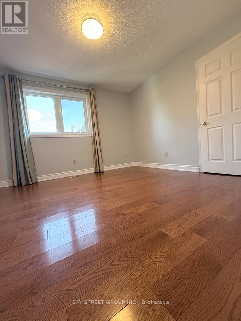 3550 Marmac Crescent E, Mississauga, Ontario  L5L 5A4 - Photo 16 - W12452608