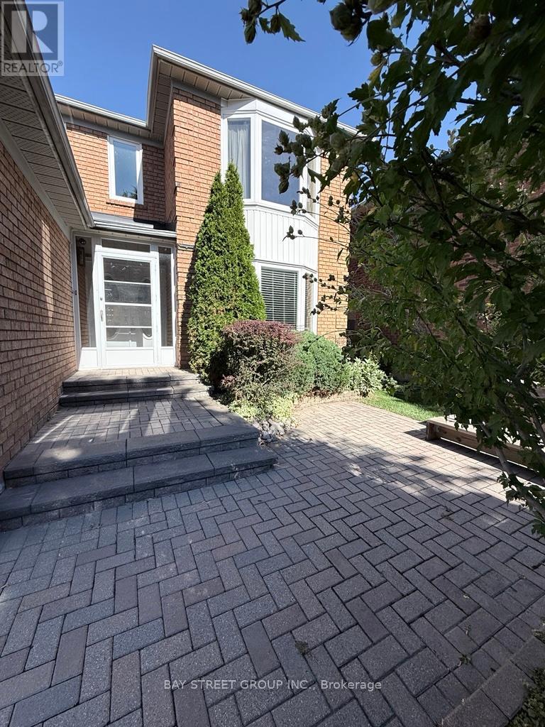 3550 Marmac Crescent E, Mississauga, Ontario  L5L 5A4 - Photo 2 - W12452608