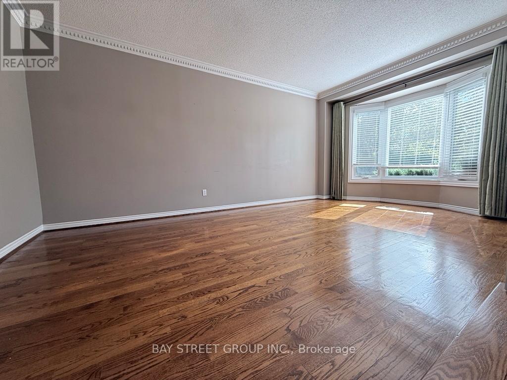 3550 Marmac Crescent E, Mississauga, Ontario  L5L 5A4 - Photo 7 - W12452608
