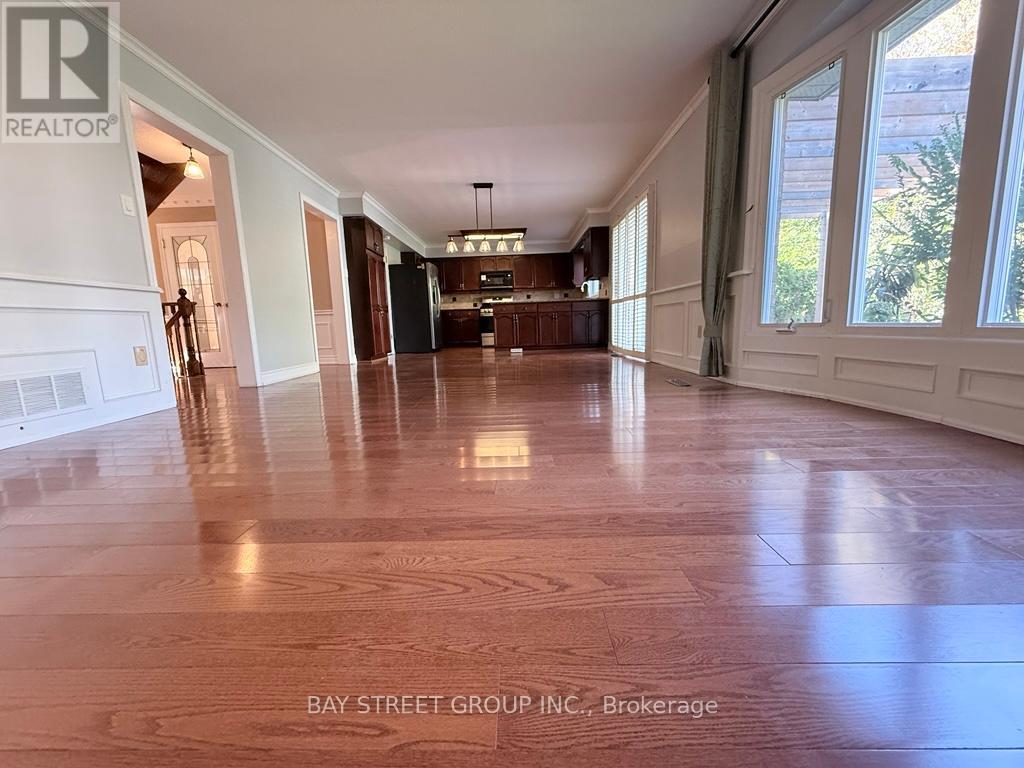 3550 Marmac Crescent E, Mississauga, Ontario  L5L 5A4 - Photo 9 - W12452608