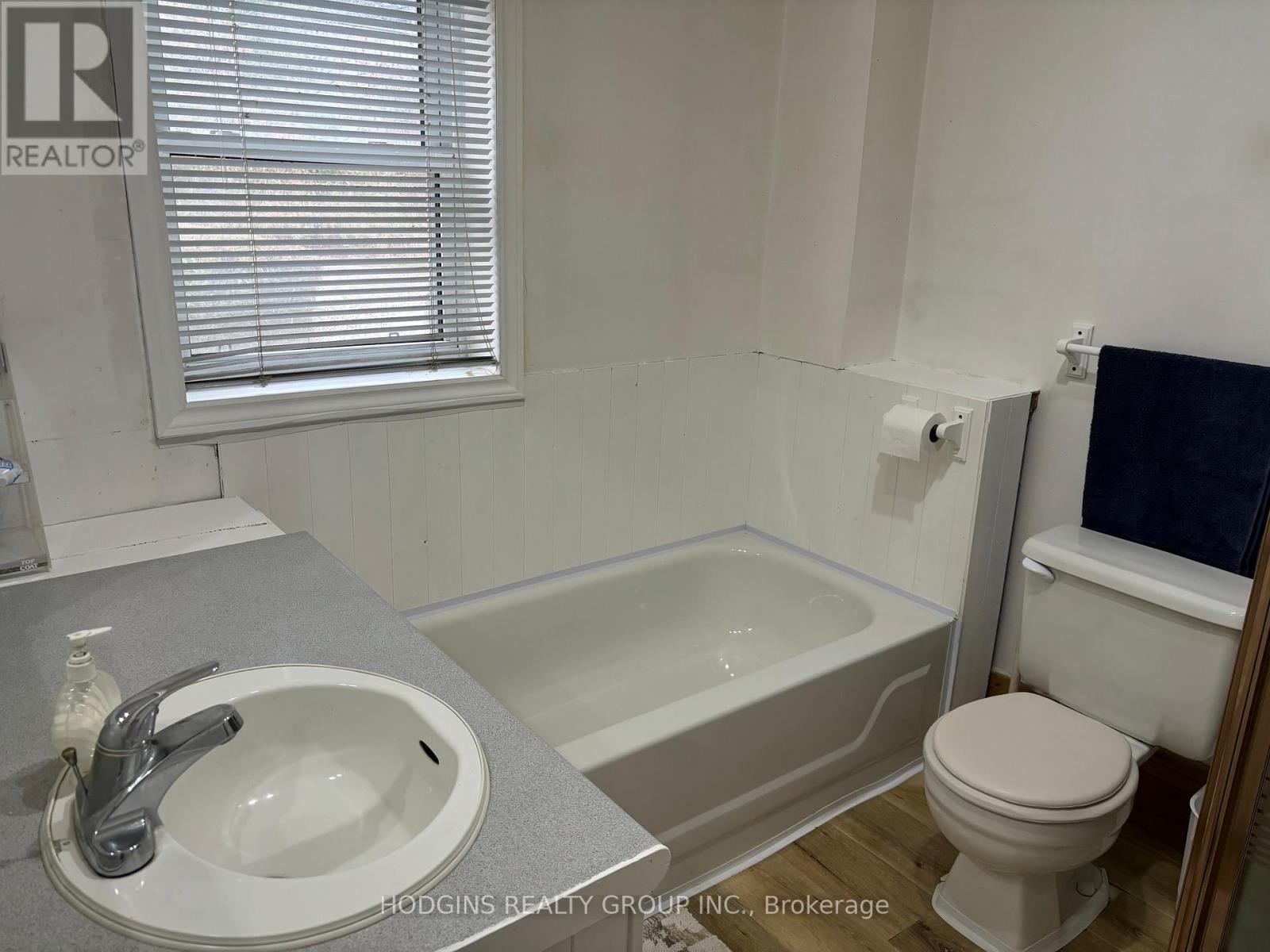 63 River Road, Brampton (Huttonville), Ontario  L6X 0A8 - Photo 13 - W12452610