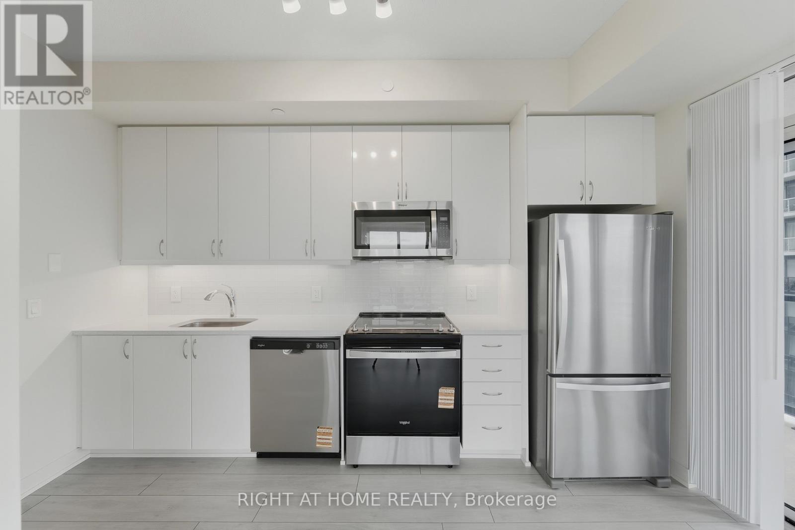 2308 - 38 Annie Craig Drive, Toronto, Ontario  M8V 0H1 - Photo 8 - W12452619