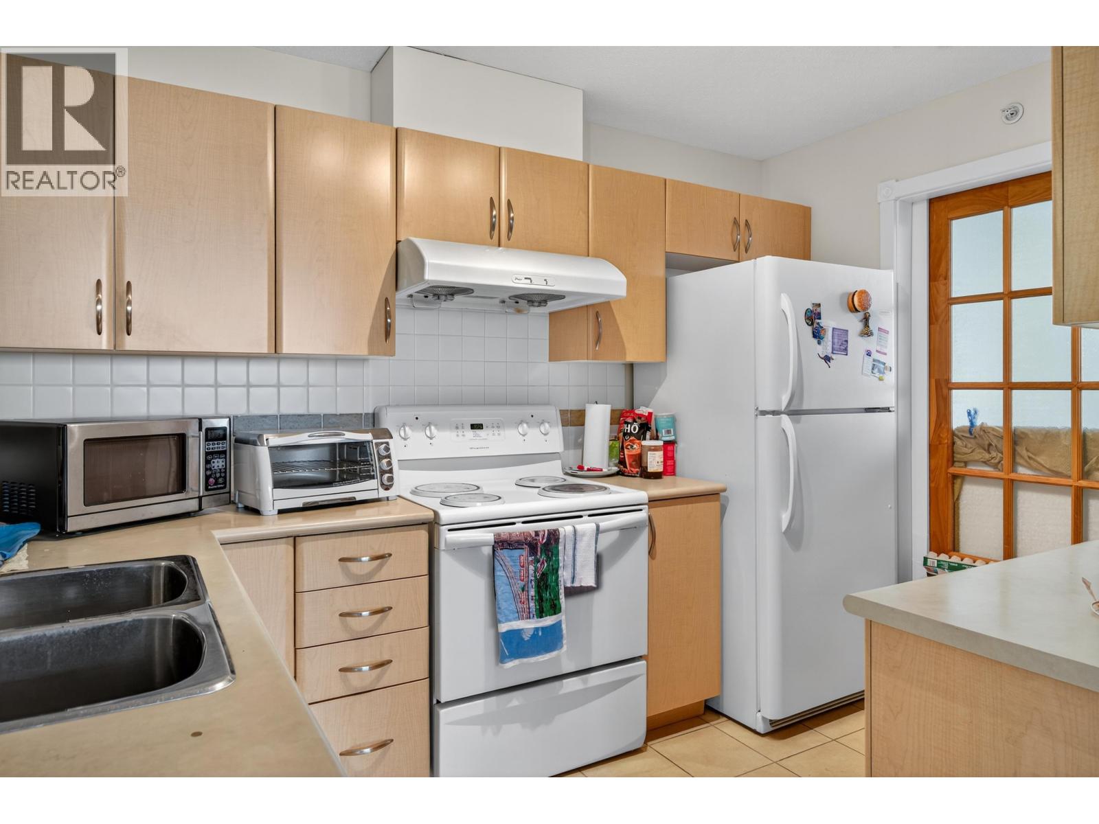 1803 6659 Southoaks Crescent, Burnaby, British Columbia  V5E 4M9 - Photo 13 - R3054005