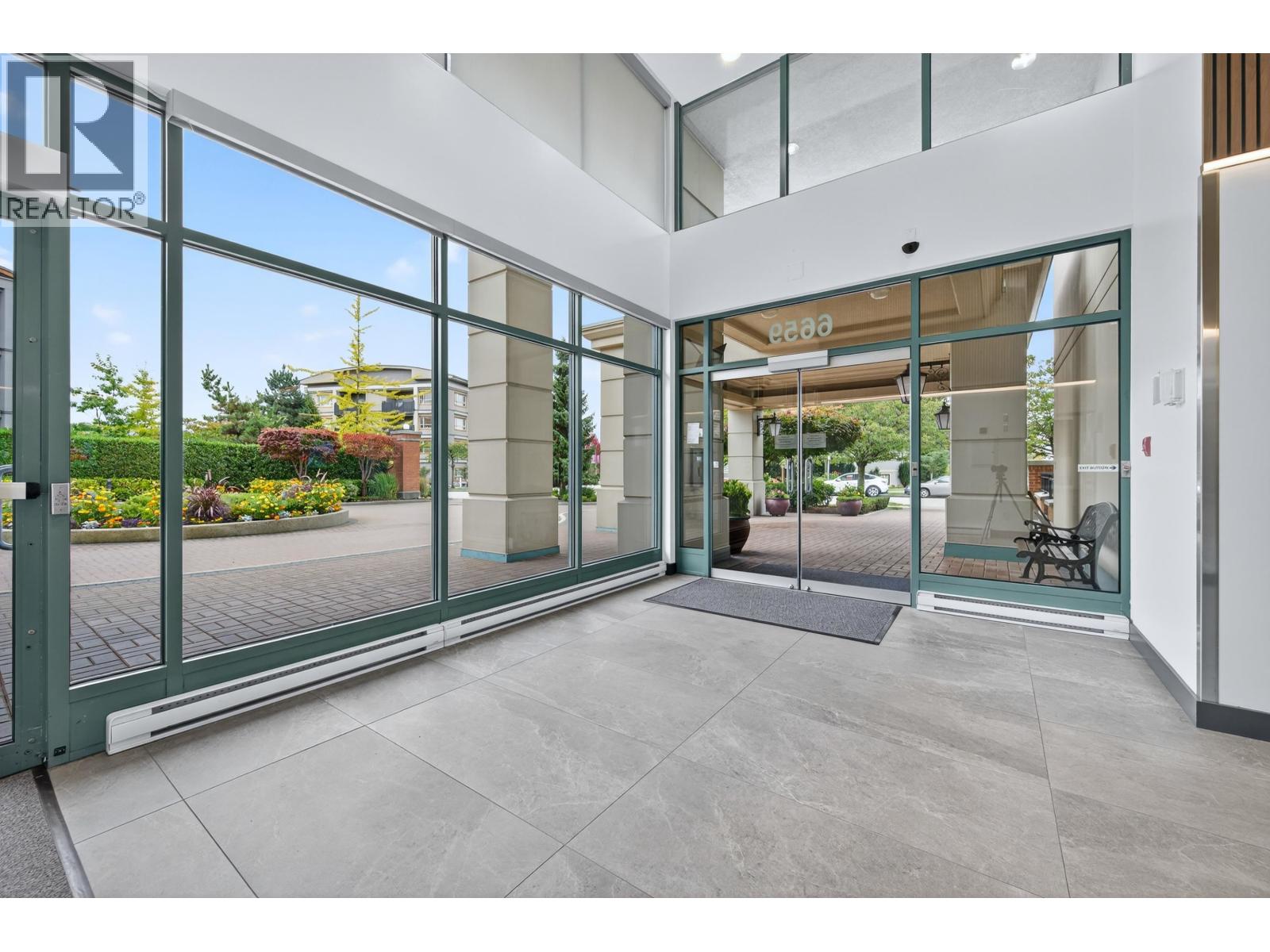 1803 6659 Southoaks Crescent, Burnaby, British Columbia  V5E 4M9 - Photo 5 - R3054005