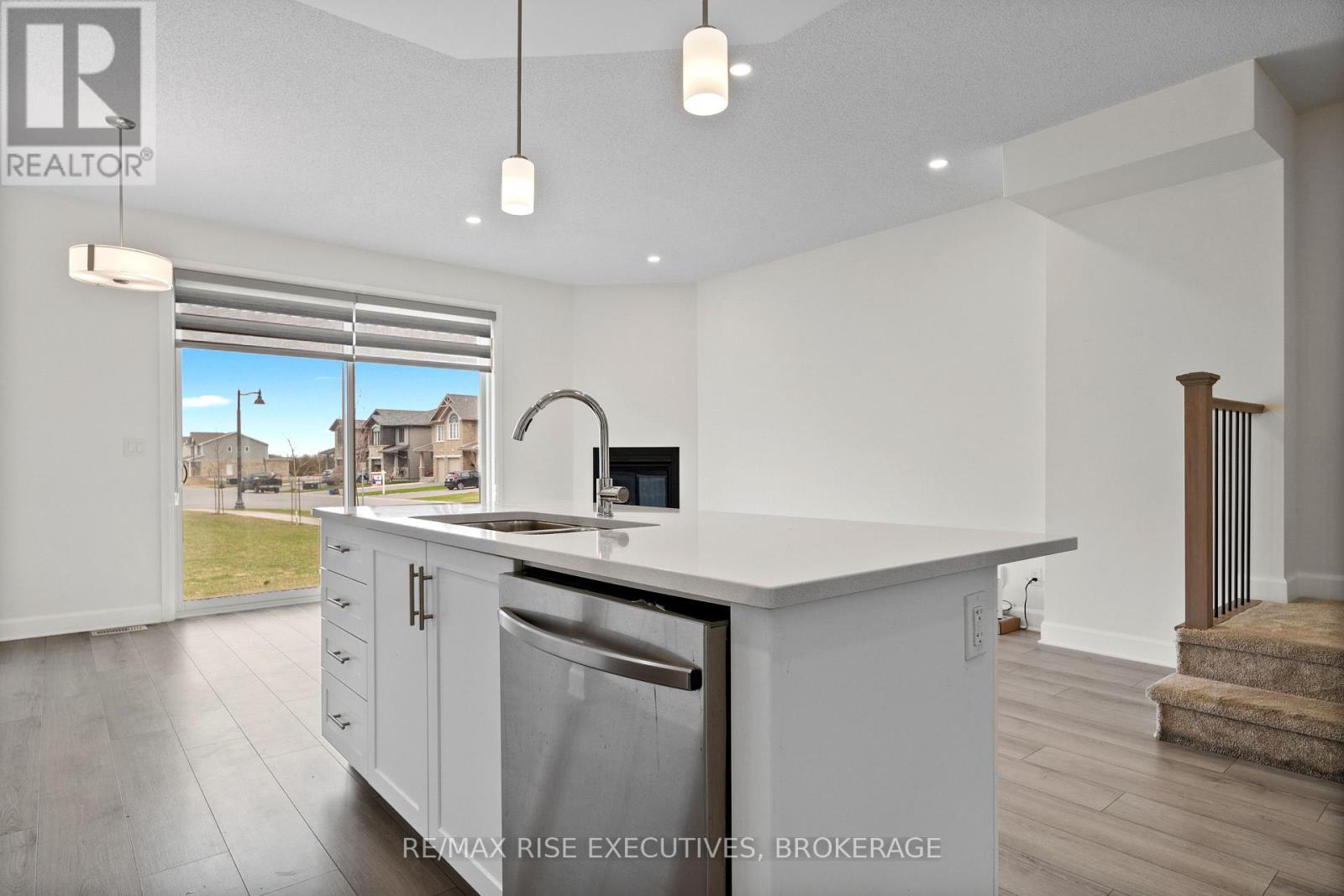 353 Buckthorn Drive, Kingston, Ontario  K7P 0S1 - Photo 10 - X12452657