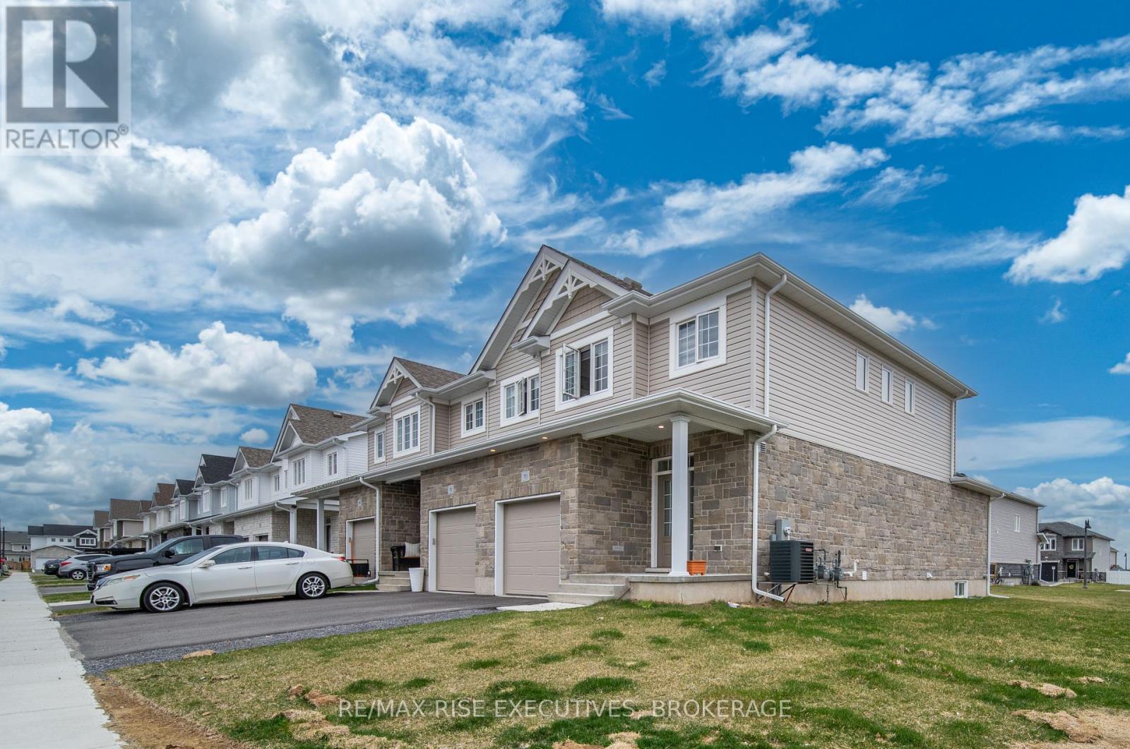 353 Buckthorn Drive, Kingston, Ontario  K7P 0S1 - Photo 3 - X12452657