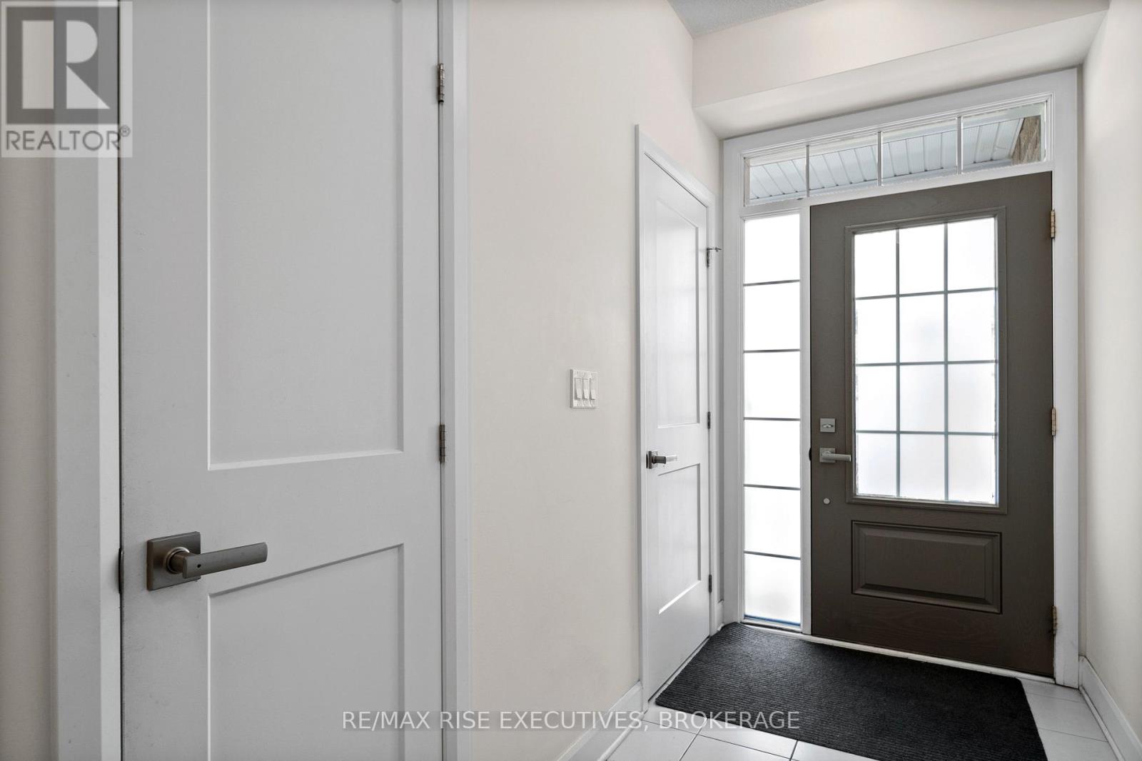 353 Buckthorn Drive, Kingston, Ontario  K7P 0S1 - Photo 4 - X12452657