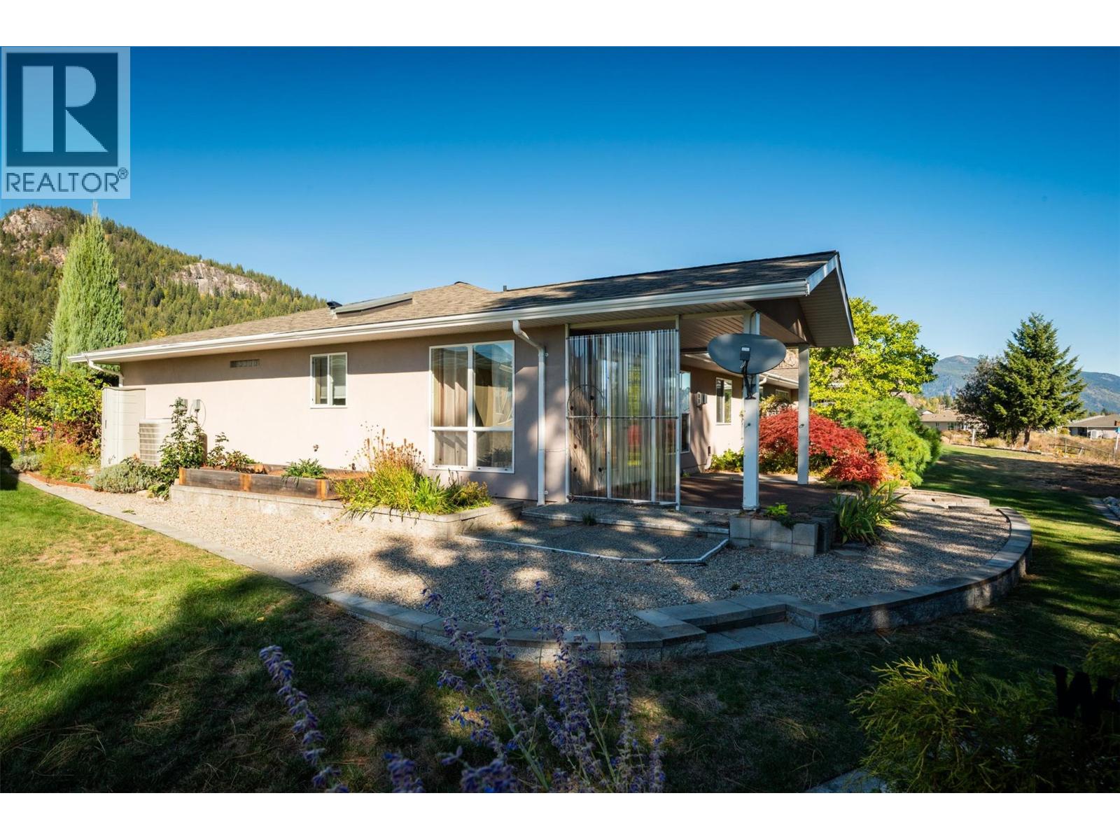 4200 Grandview Drive Unit# 135, Castlegar, British Columbia  V1N 4X6 - Photo 53 - 10365238