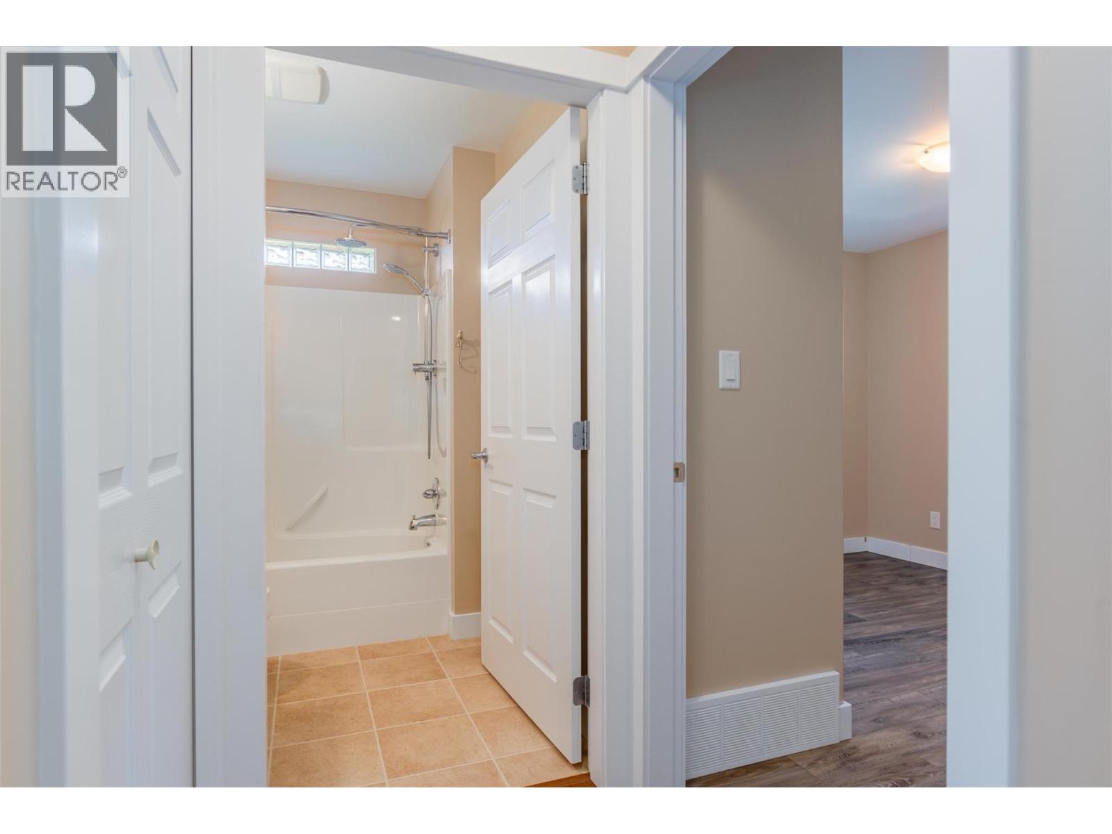 4200 Grandview Drive Unit# 135, Castlegar, British Columbia  V1N 4X6 - Photo 16 - 10365238