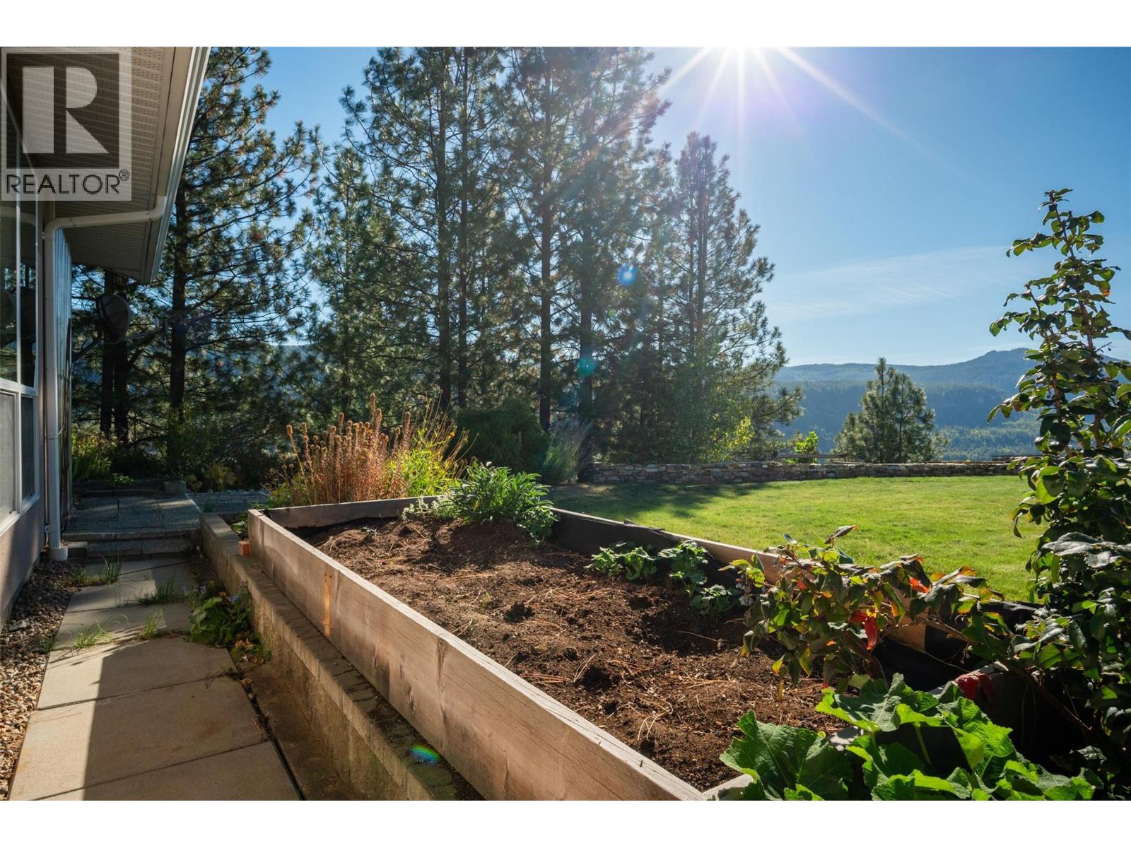 4200 Grandview Drive Unit# 135, Castlegar, British Columbia  V1N 4X6 - Photo 49 - 10365238