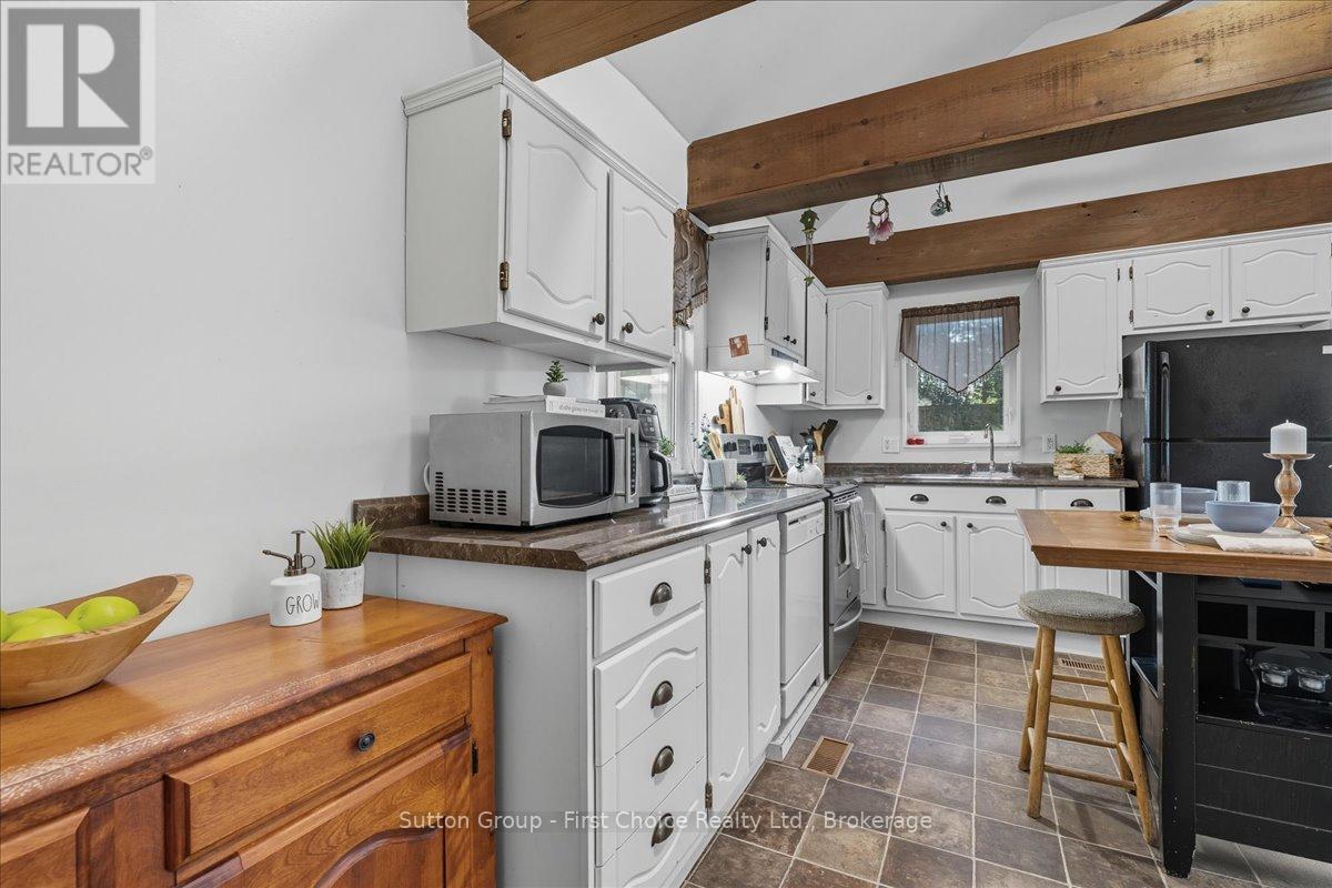 235 Wellington Street, Stratford, Ontario  N5A 2L7 - Photo 12 - X12452695