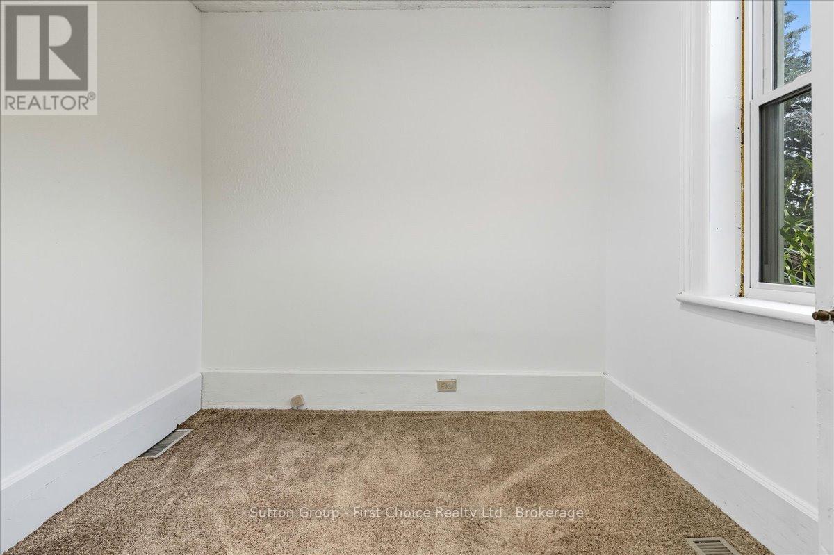 235 Wellington Street, Stratford, Ontario  N5A 2L7 - Photo 17 - X12452695
