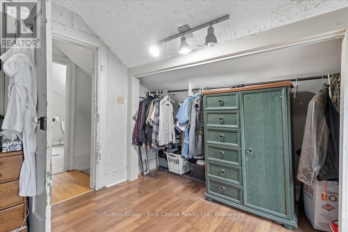 235 Wellington Street, Stratford, Ontario  N5A 2L7 - Photo 23 - X12452695