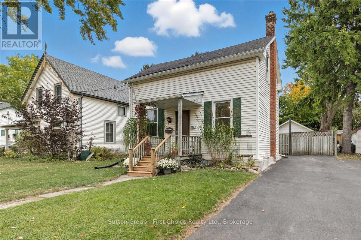 235 Wellington Street, Stratford, Ontario  N5A 2L7 - Photo 3 - X12452695