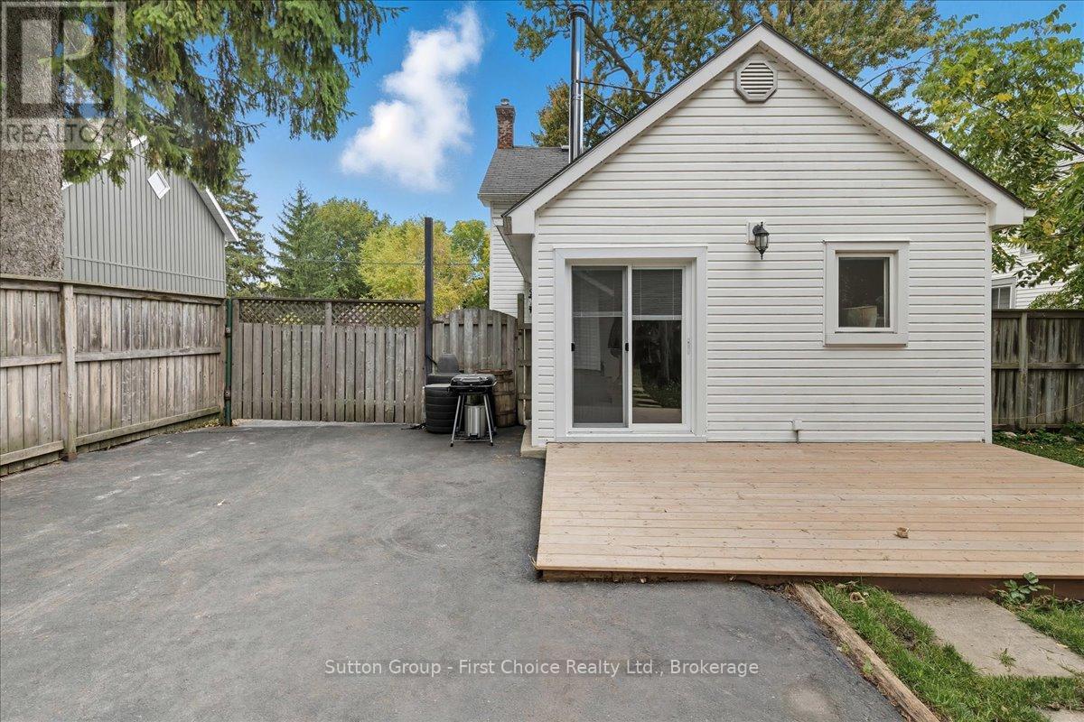 235 Wellington Street, Stratford, Ontario  N5A 2L7 - Photo 32 - X12452695