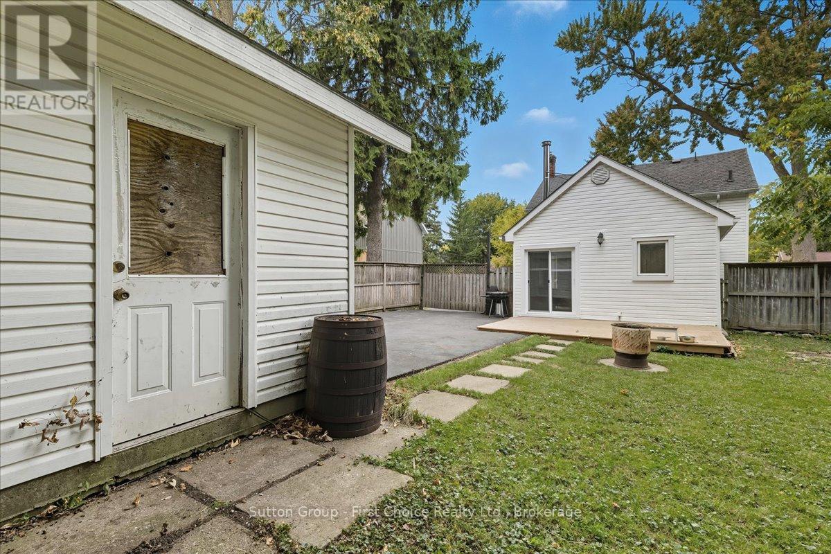235 Wellington Street, Stratford, Ontario  N5A 2L7 - Photo 34 - X12452695