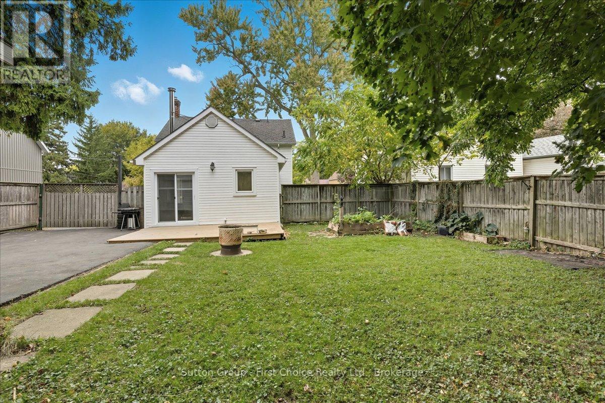 235 Wellington Street, Stratford, Ontario  N5A 2L7 - Photo 35 - X12452695