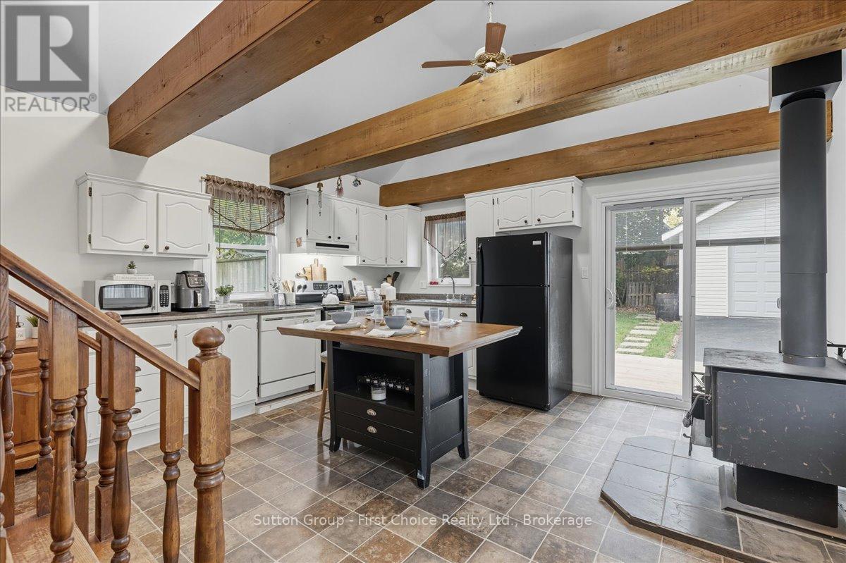 235 Wellington Street, Stratford, Ontario  N5A 2L7 - Photo 7 - X12452695