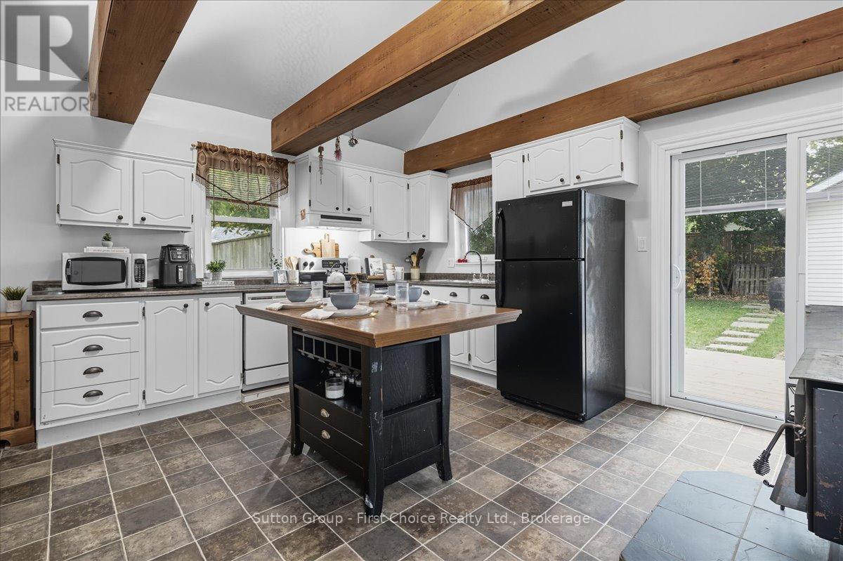 235 Wellington Street, Stratford, Ontario  N5A 2L7 - Photo 8 - X12452695