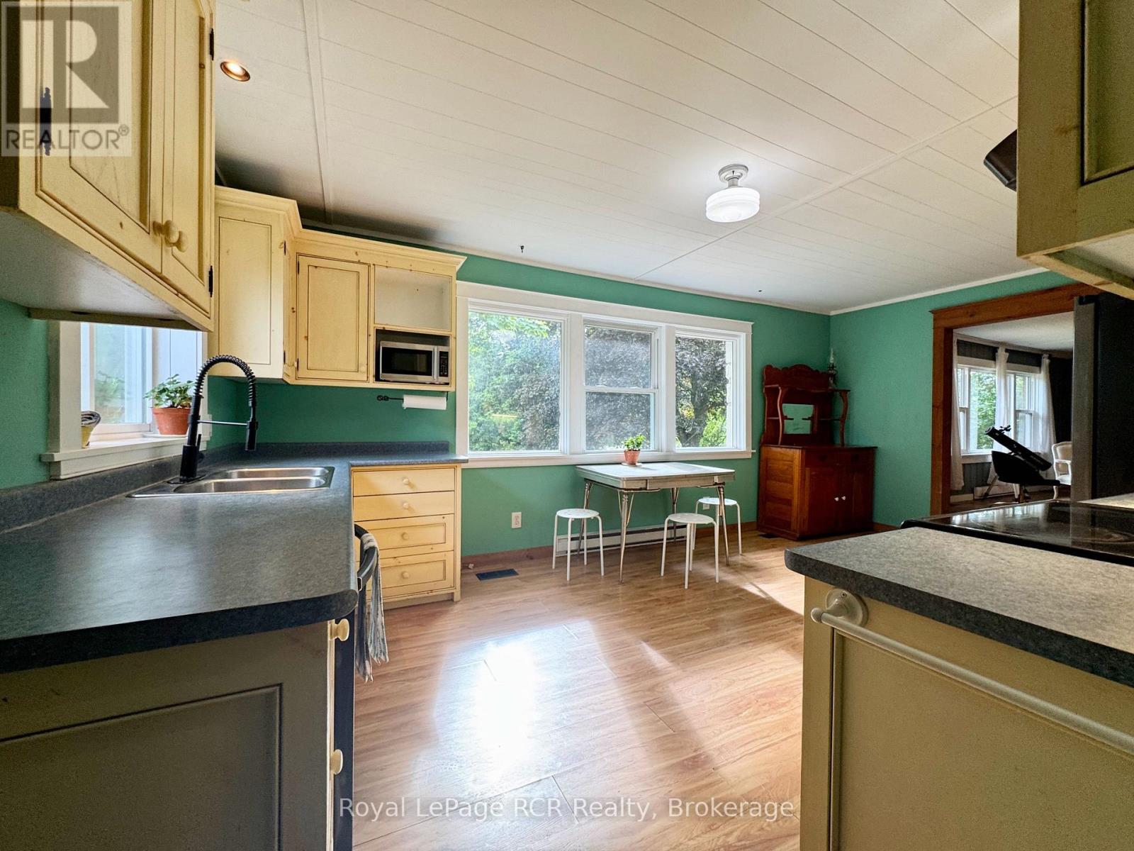 158 Forty Hills Road, Northern Bruce Peninsula, Ontario  N0H 1W0 - Photo 8 - X12452762