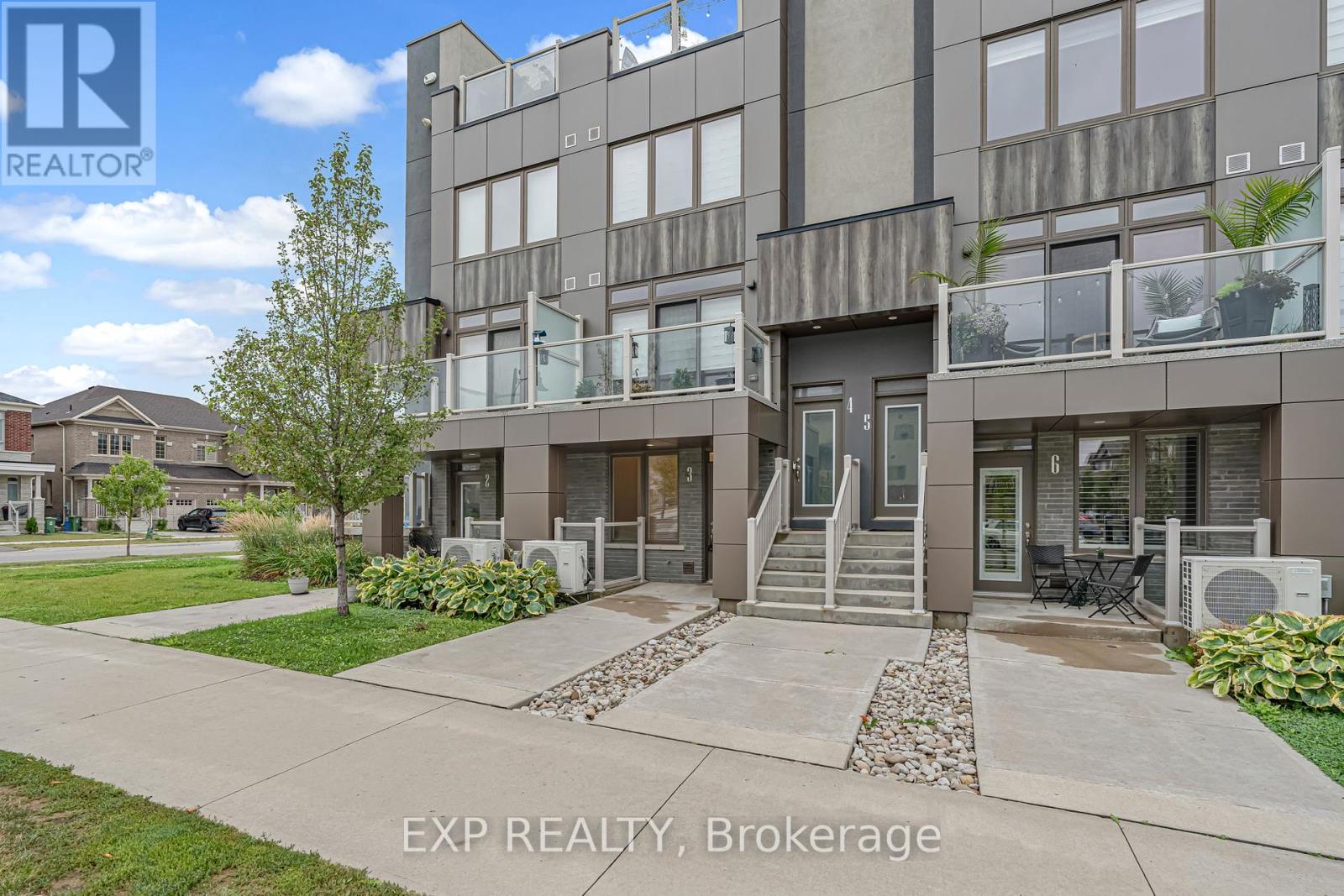 3 - 261 Skinner Road, Hamilton, Ontario  L8B 1W6 - Photo 2 - X12432456