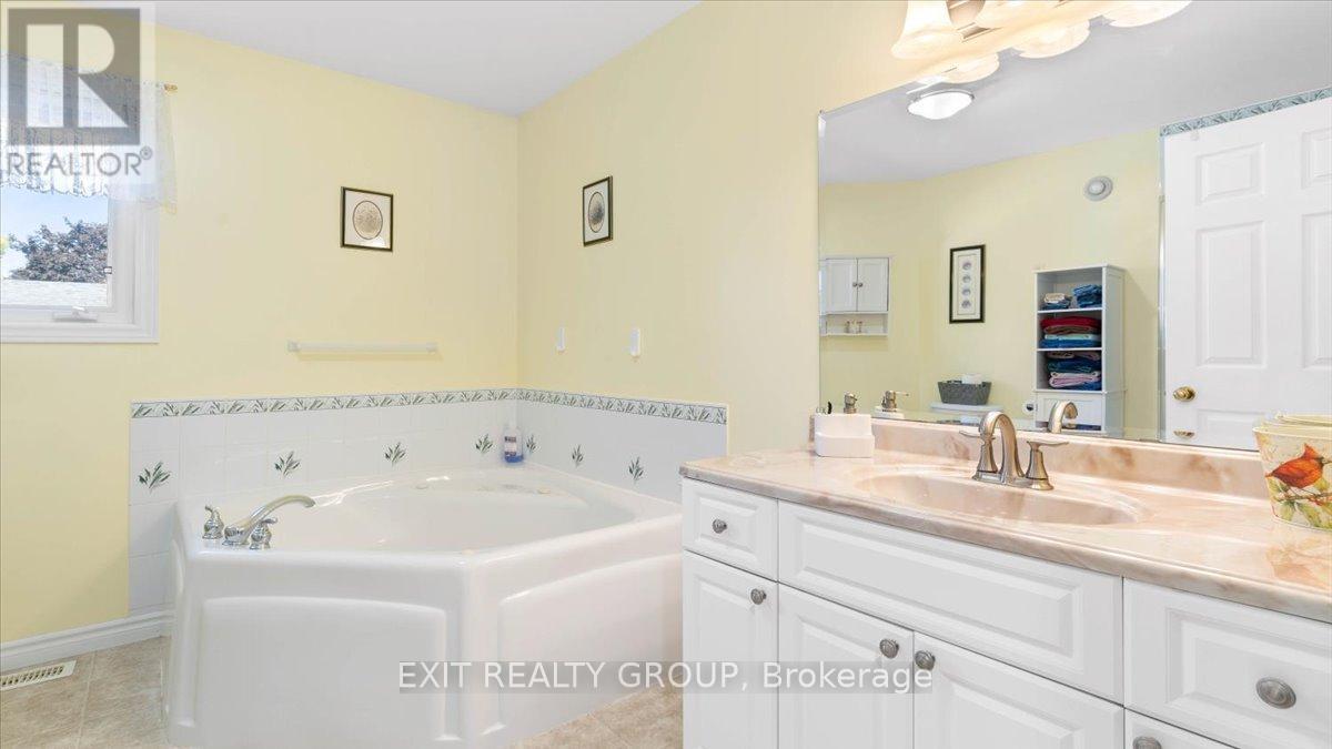99 North Trent Street, Quinte West, Ontario  K0K 2C0 - Photo 12 - X12452645
