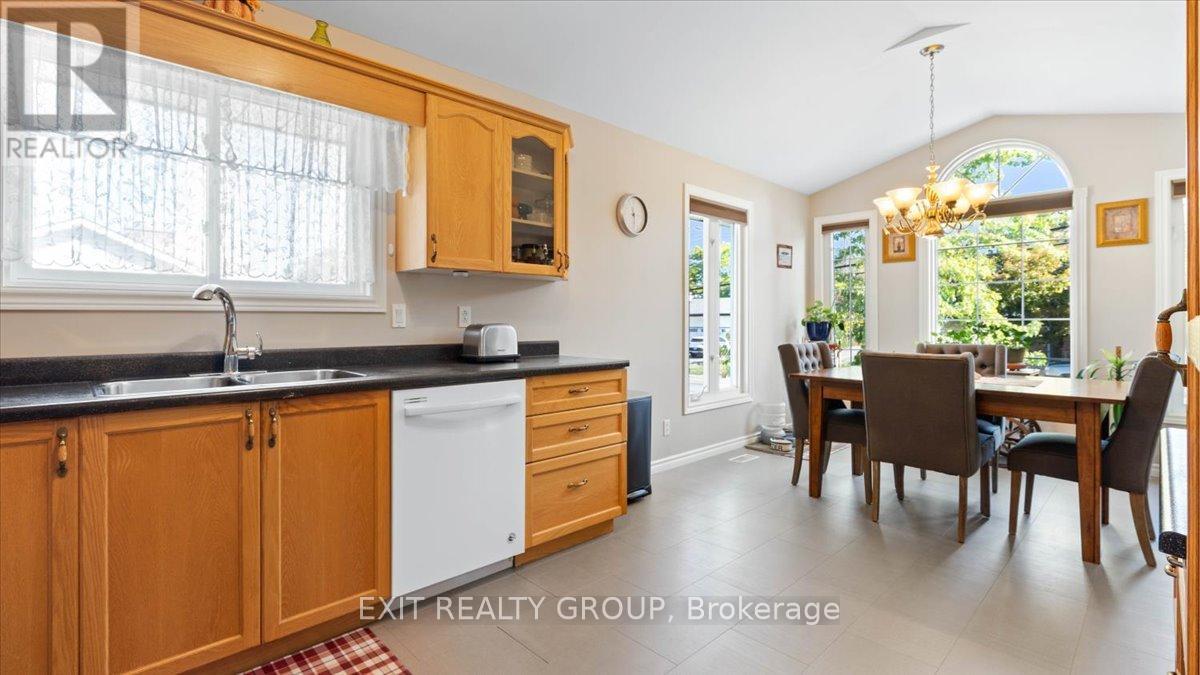 99 North Trent Street, Quinte West, Ontario  K0K 2C0 - Photo 15 - X12452645