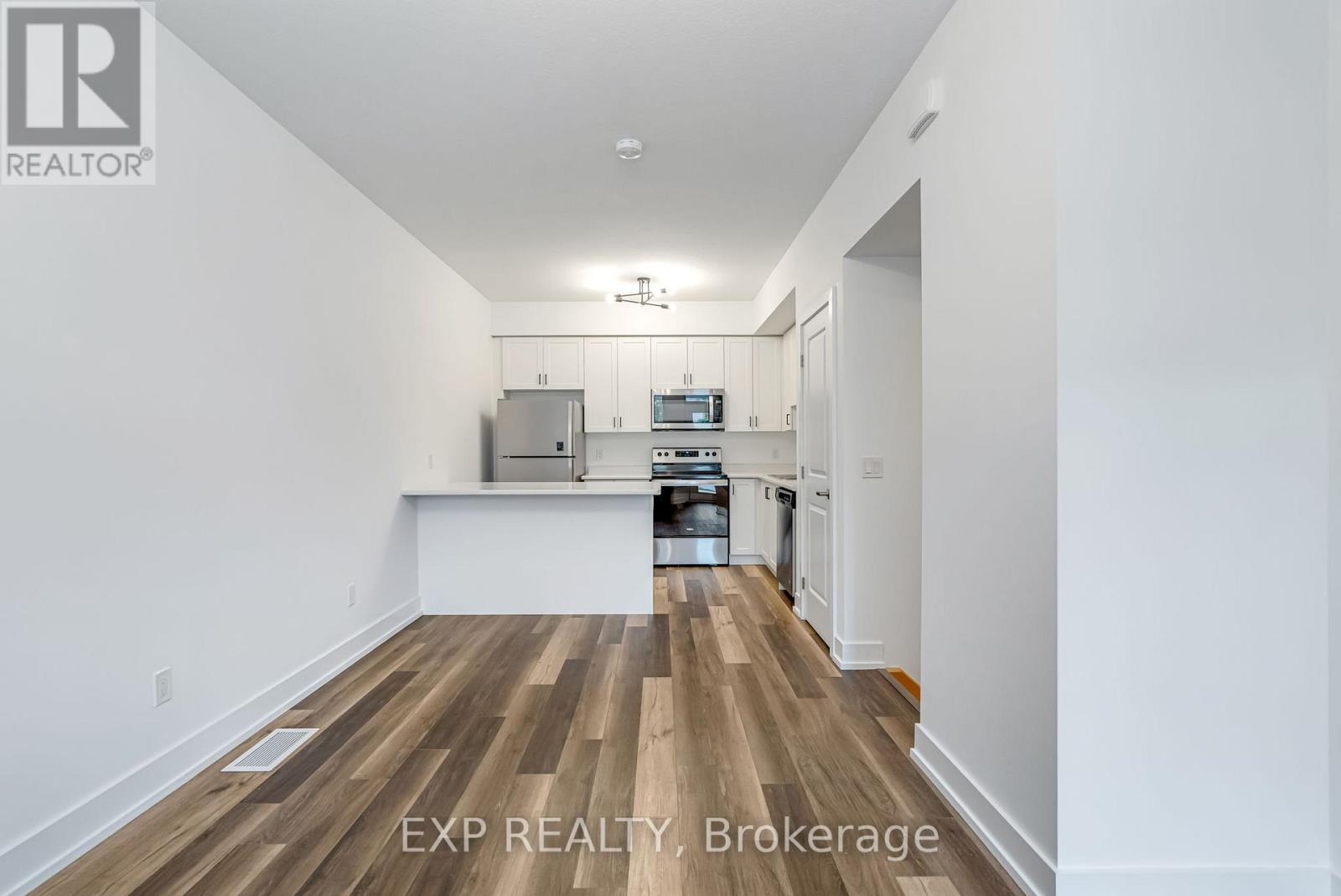3 - 261 Skinner Road, Hamilton, Ontario  L8B 1W6 - Photo 12 - X12432456