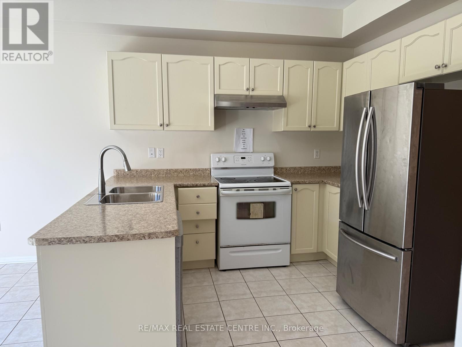 478 Huntington Ridge Drive, Mississauga, Ontario  L5R 0A9 - Photo 15 - W12448425