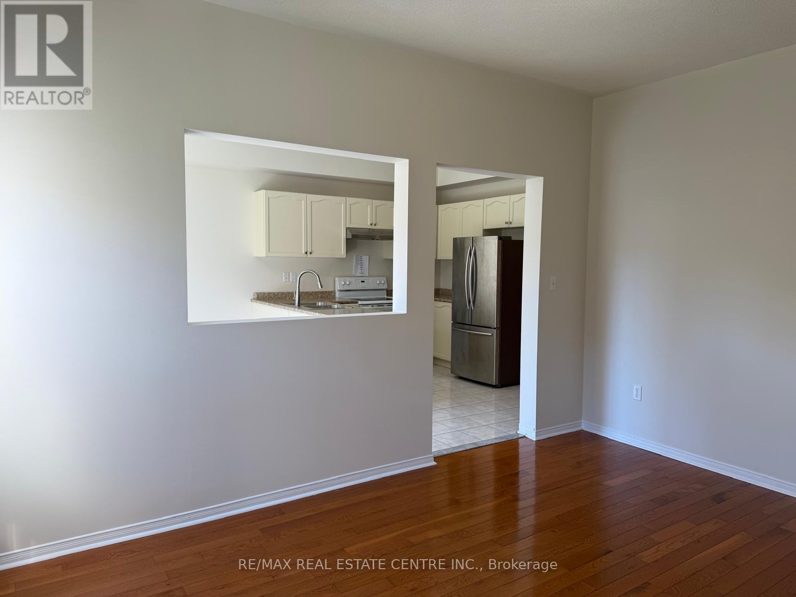478 Huntington Ridge Drive, Mississauga, Ontario  L5R 0A9 - Photo 9 - W12448425