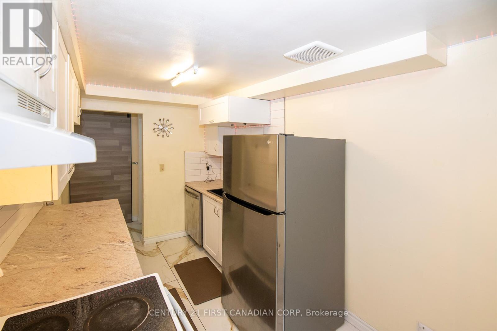 711 Alanbrook Street S, London South (South O), Ontario  N6J 3B5 - Photo 17 - X12447973